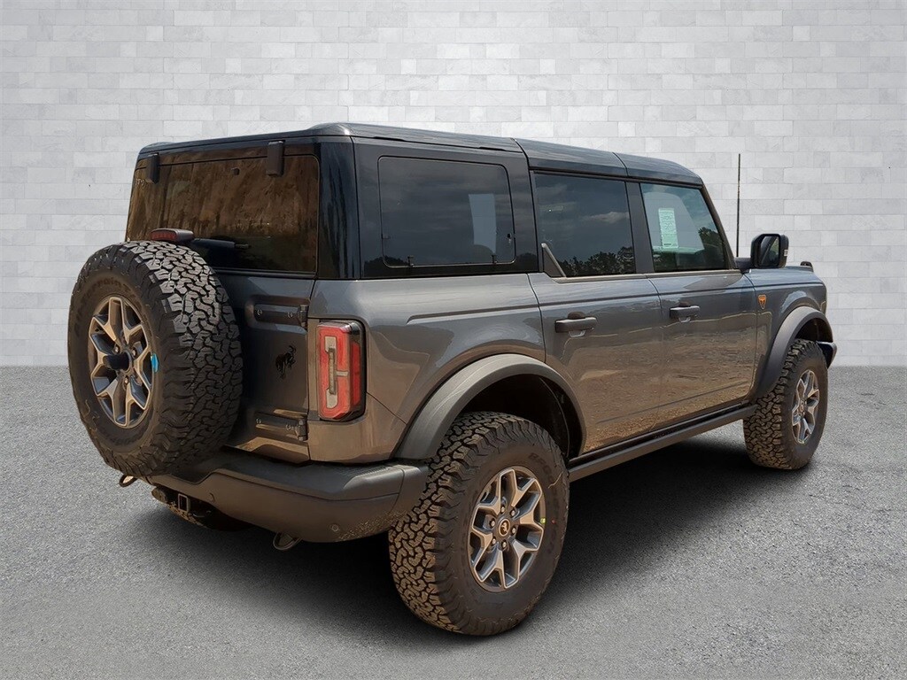 2025 Ford Bronco Badlands photo 3