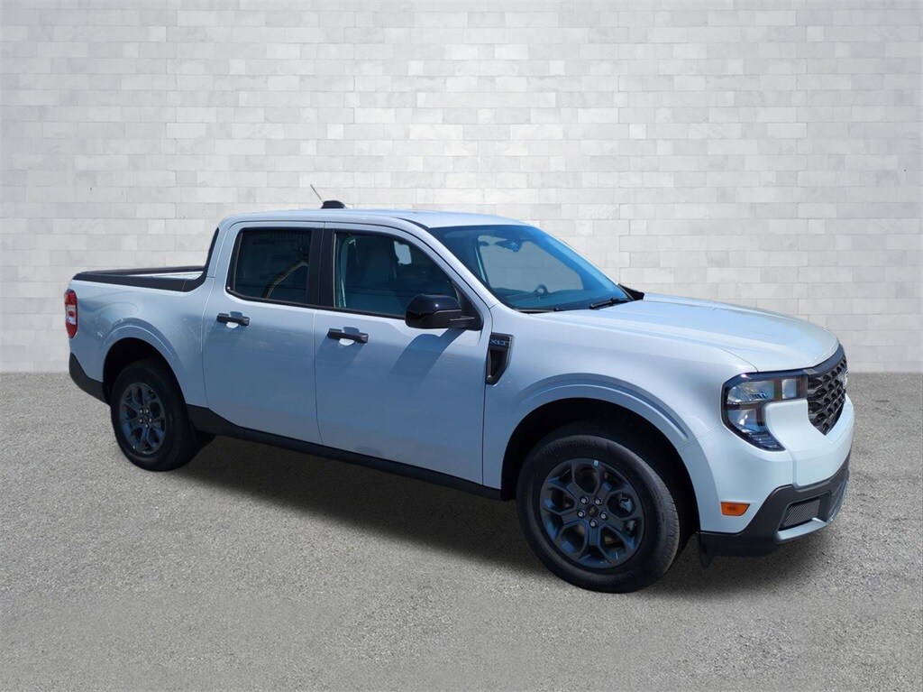 2025 Ford Maverick XLT photo 2