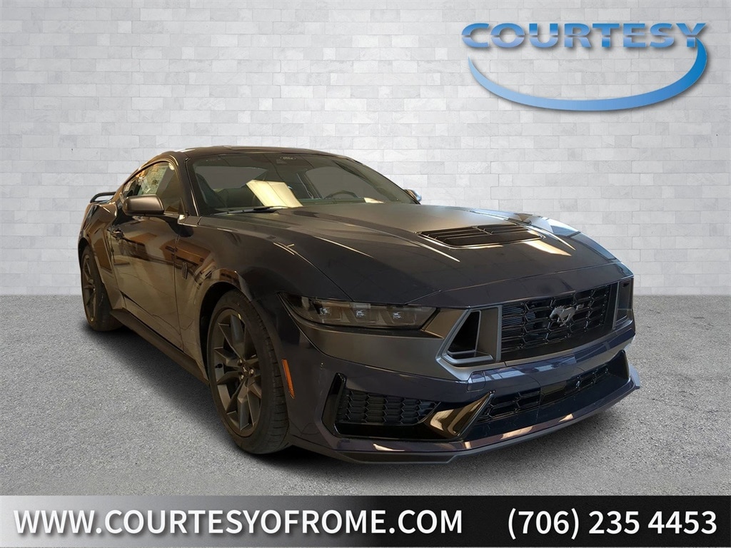 2025 Ford Mustang Dark Horse's photo