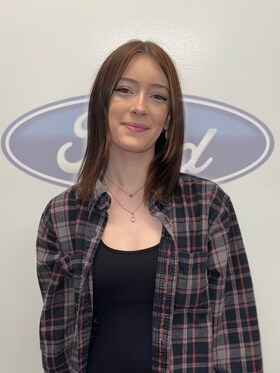 Staff member Alyssa Miller from ID_6a88d73dcdf2