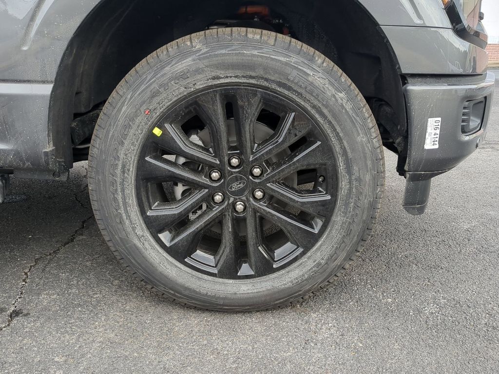 2025 Ford F-150 XLT - Photo 13