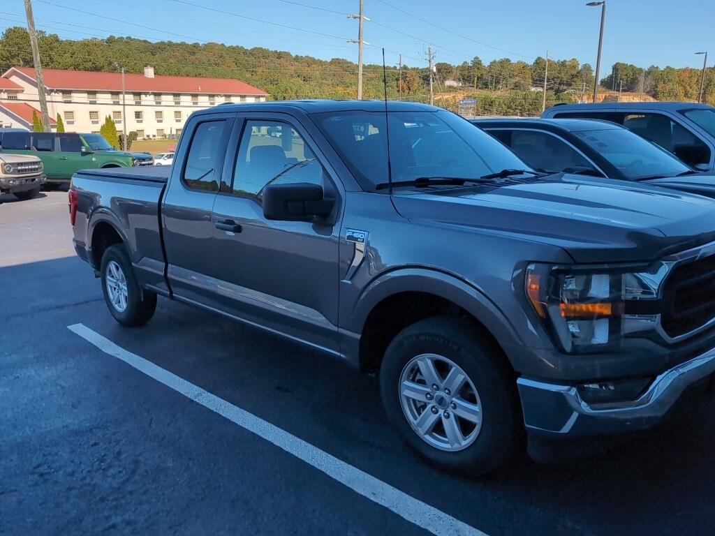 2023 Ford F-150 XLT photo 2