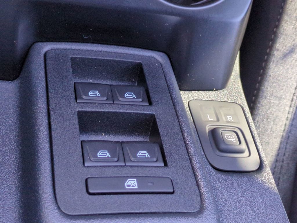 2025 Ford Bronco 4-Door Base - Photo 24