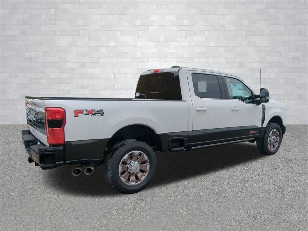 2025 Ford F-250 King Ranch photo 2