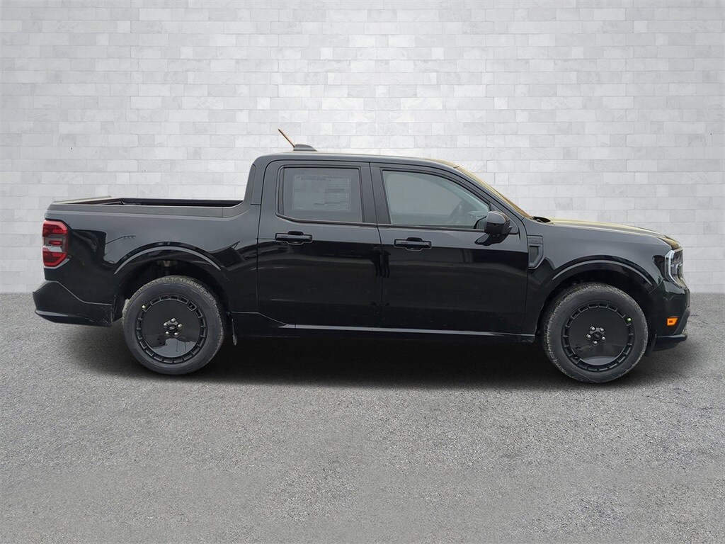 2025 Ford Maverick photo 2