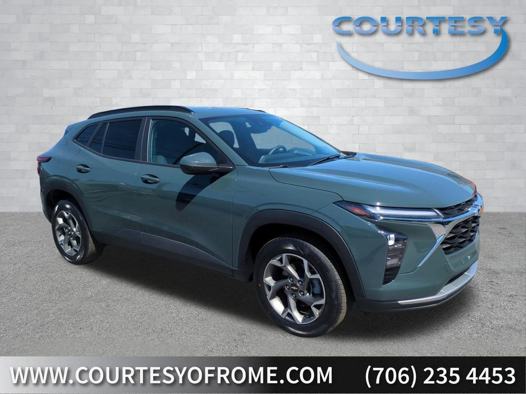 2025 Chevrolet Trax LT's photo