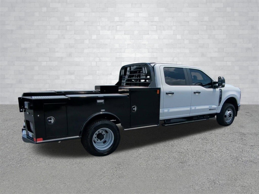 2025 Ford F-350 XL photo 2