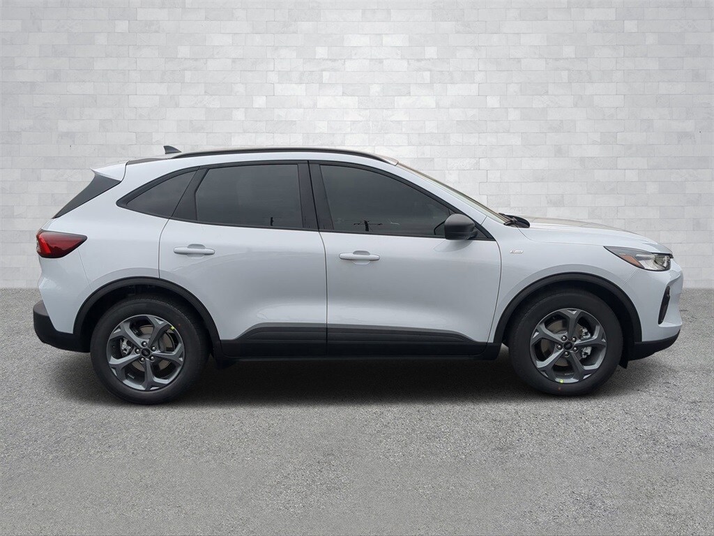 2025 Ford Escape ST-Line photo 2