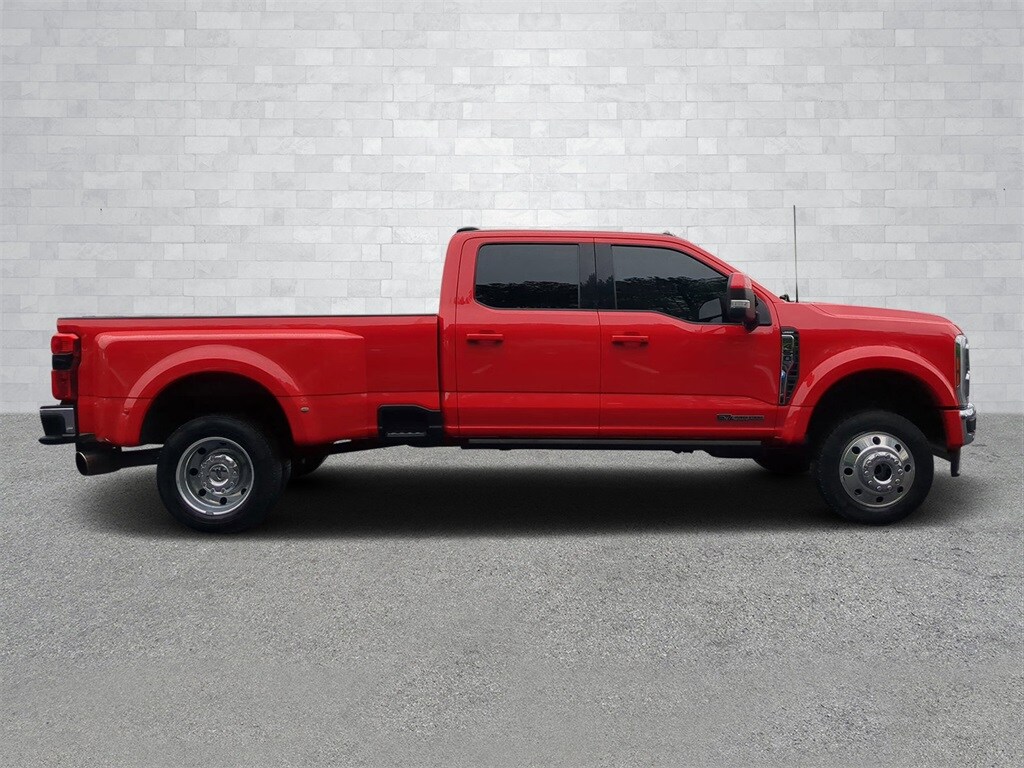 2023 Ford F-450 Lariat photo 2