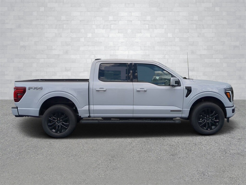 2025 Ford F-150 Lariat photo 2