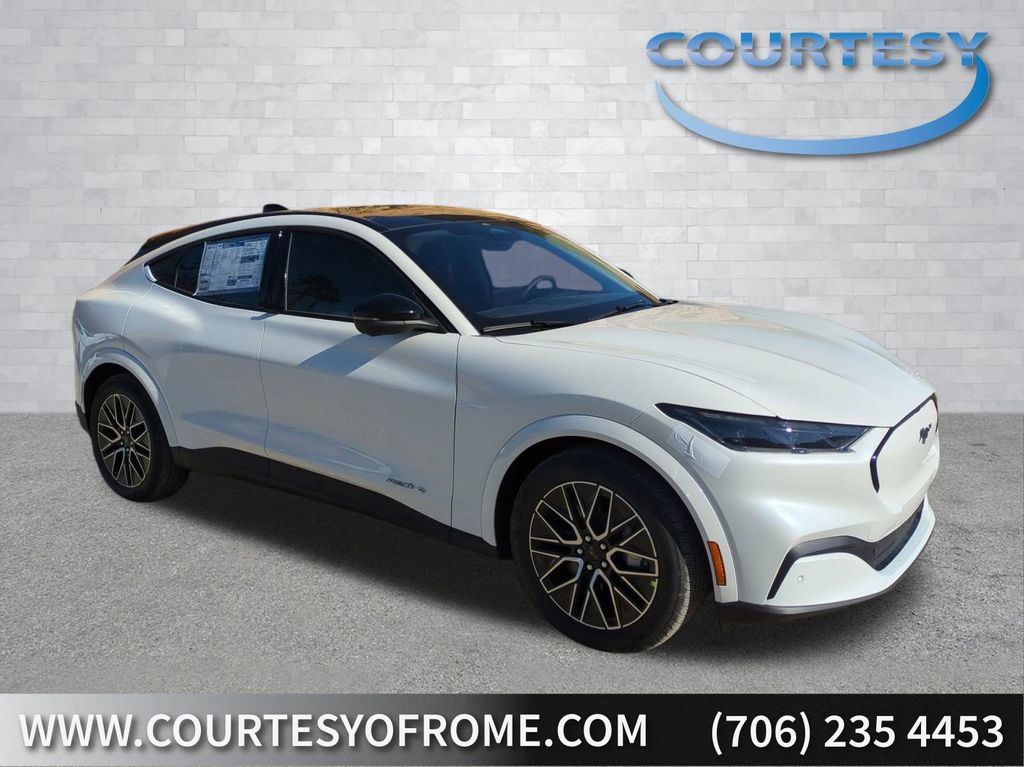 2025 Ford Mustang-Mach-e Premium's photo