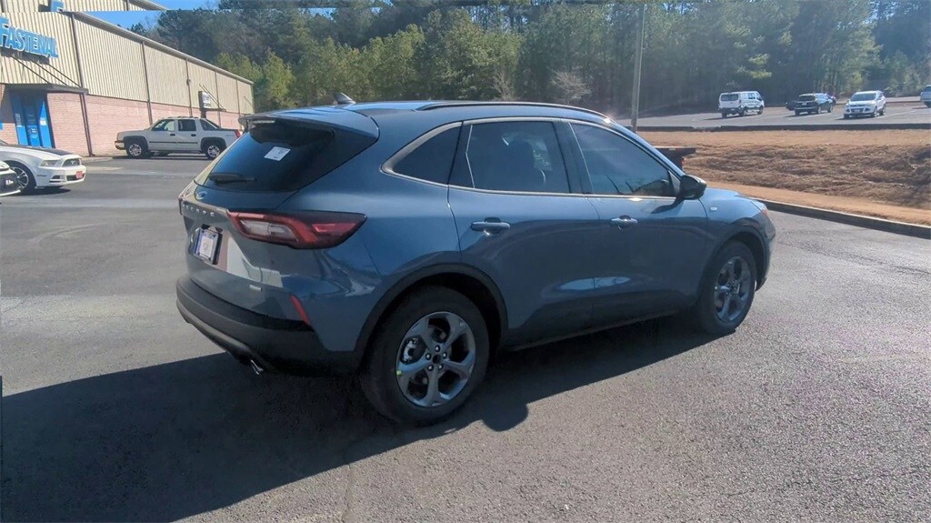 2025 Ford Escape ST-Line photo 2