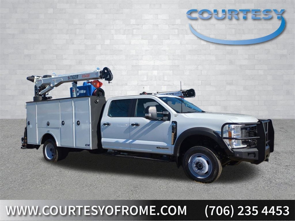 2025 Ford F-550 Super Duty Chassis Cab XL's photo