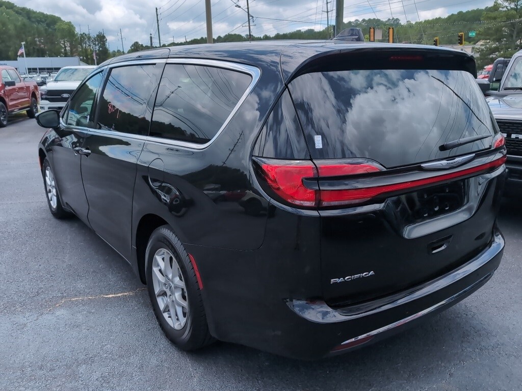 2024 Chrysler Pacifica Touring L photo 4
