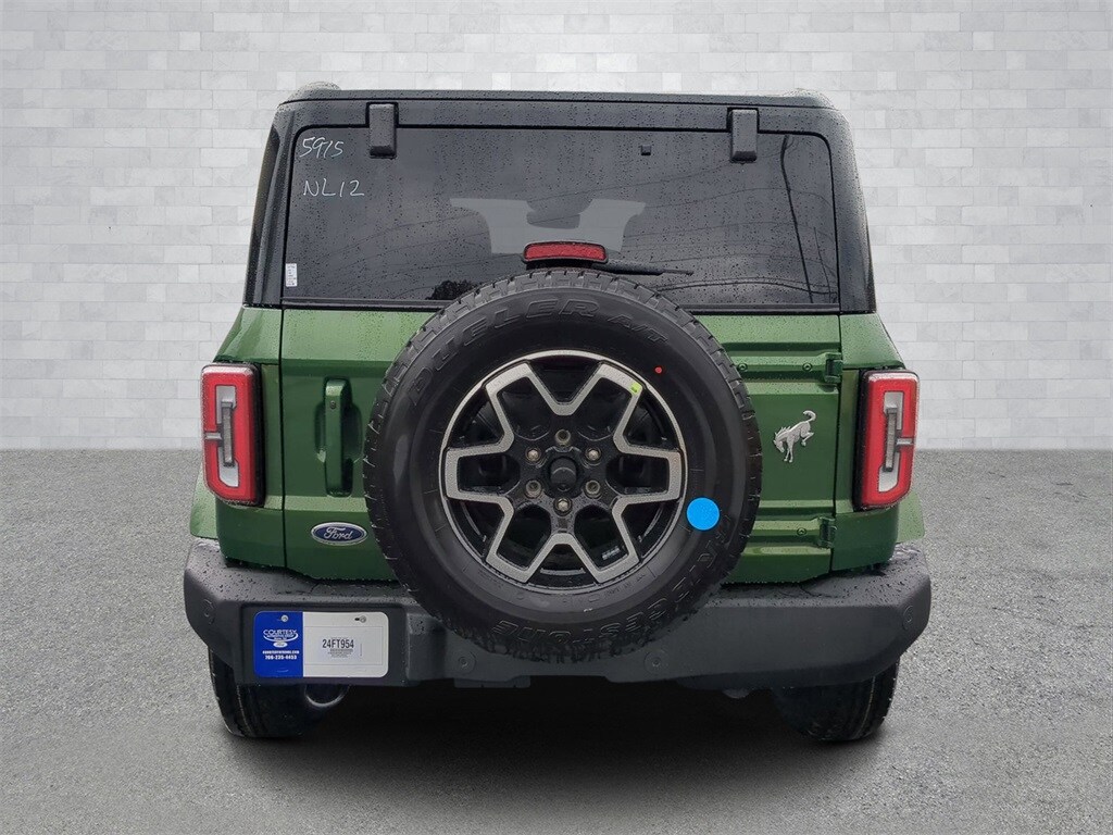 2024 Ford Bronco Outer Banks photo 4