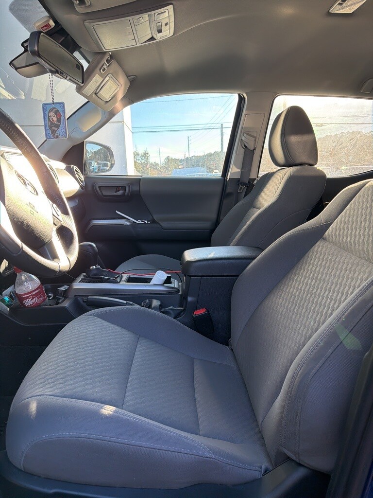 2023 Toyota Tacoma SR5 V6 4x4 photo 3