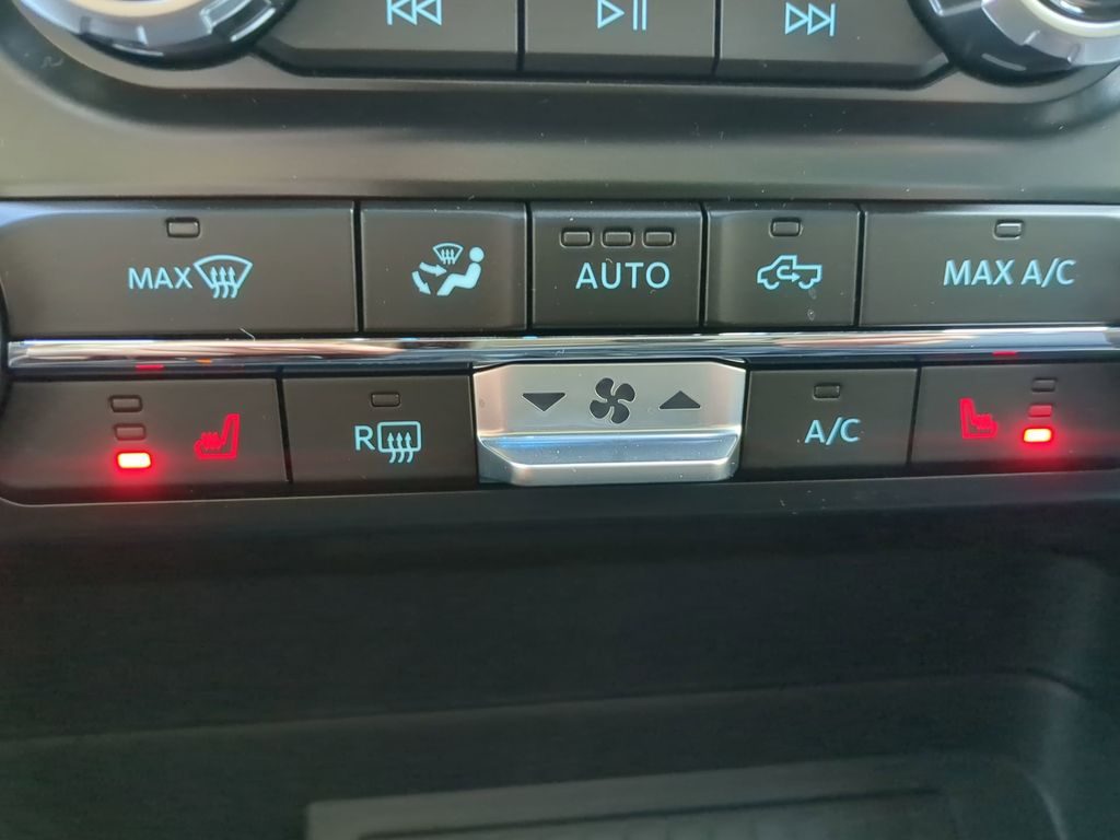 2025 Ford F-150 XLT - Photo 27