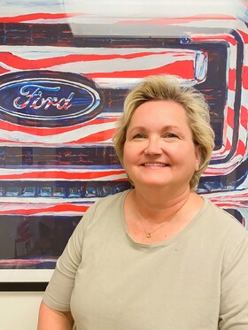 Staff member Sherry Knott from ID_4daffa879fff