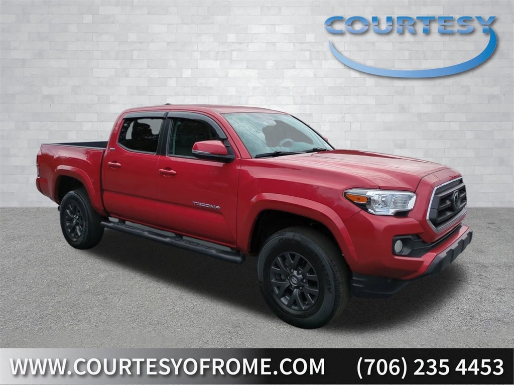 2022 Toyota Tacoma SR5's photo