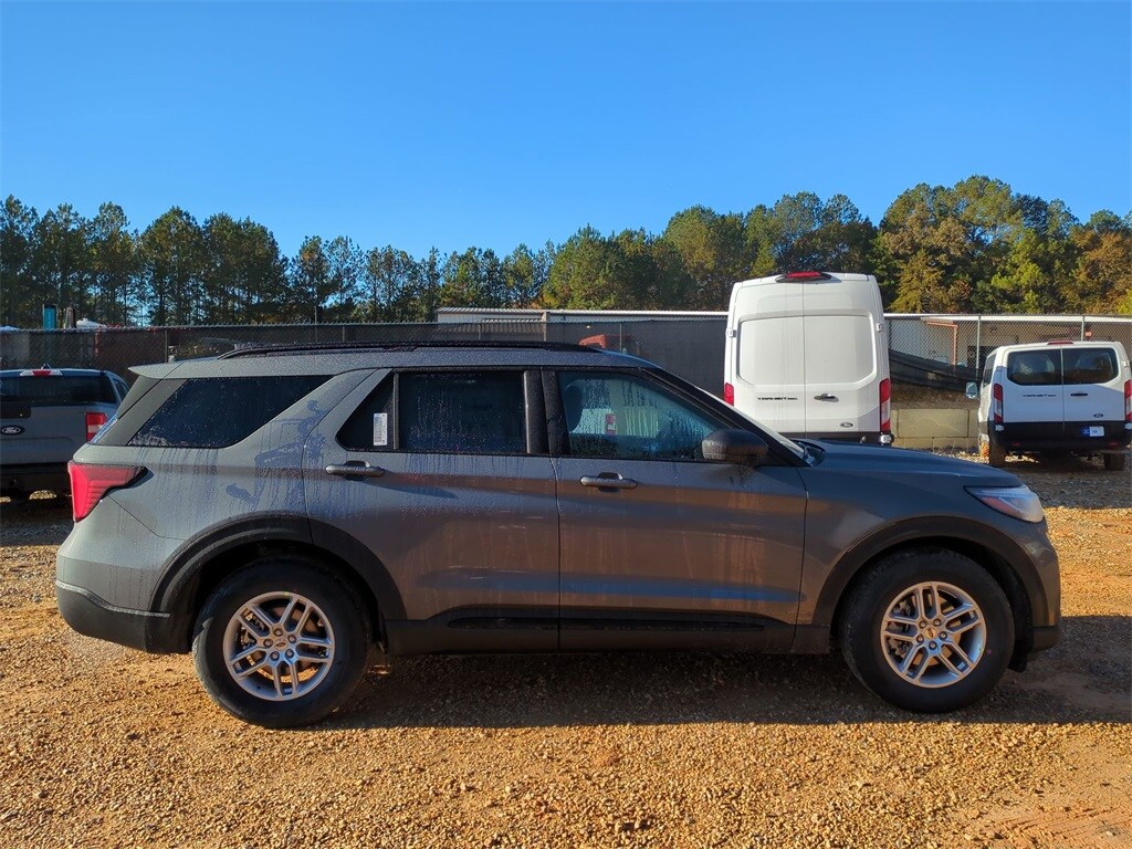 2026 Ford Explorer photo 2