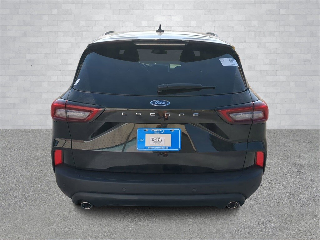 2025 Ford Escape ST-Line photo 4