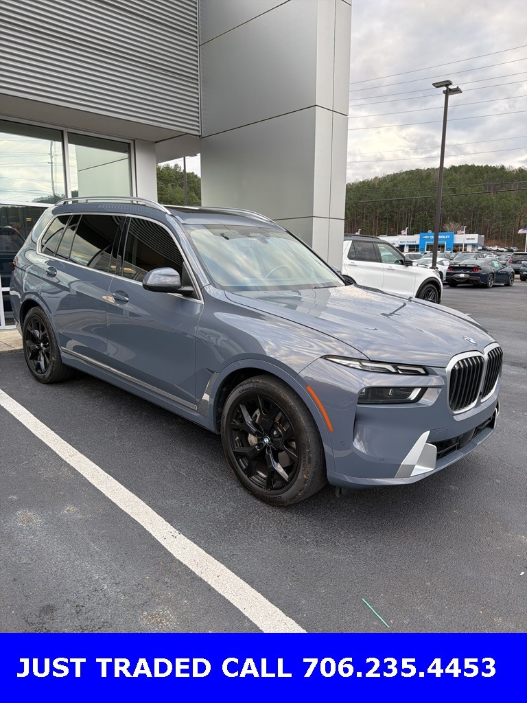 2023 BMW X7 40i's photo