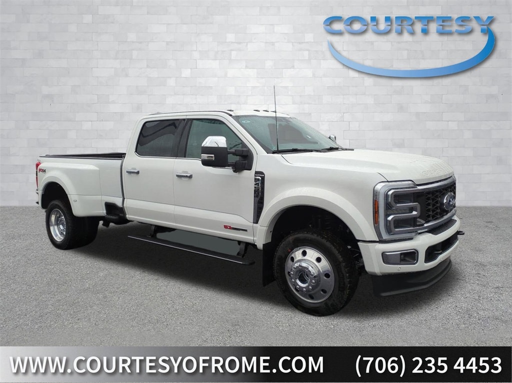 2026 Ford F-450 Super Duty Platinum's photo