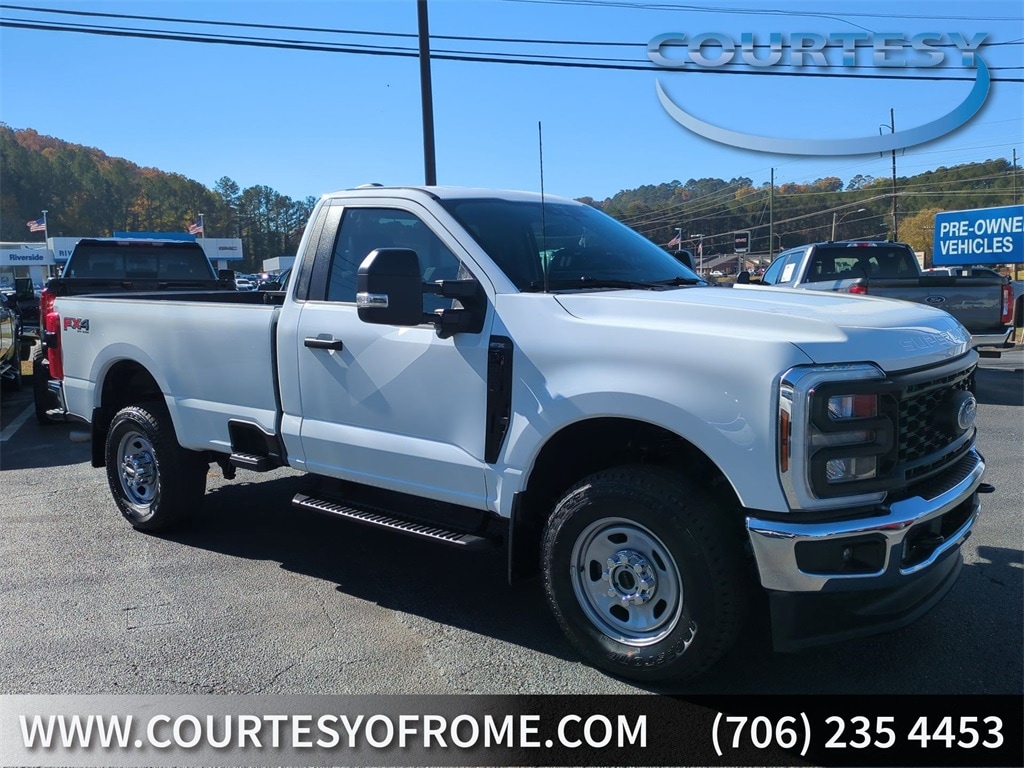 2025 Ford F-350 Super Duty XL's photo