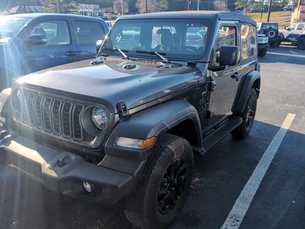 2025 Jeep Wrangler Sport photo 3