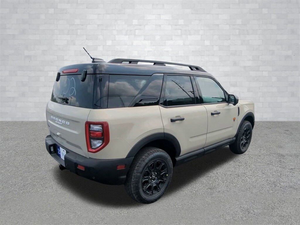 2025 Ford Bronco Sport Badlands photo 2