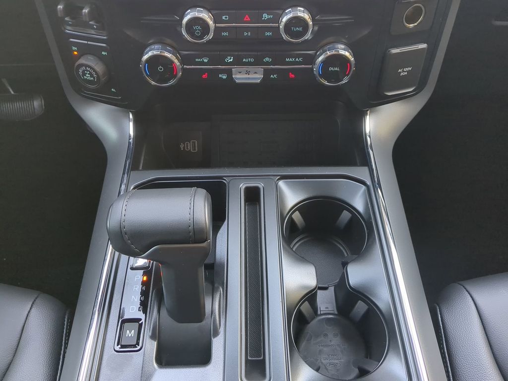 2025 Ford F-150 XLT - Photo 23
