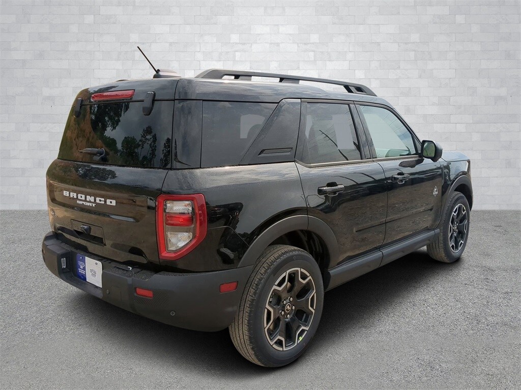2025 Ford Bronco Sport Outer Banks photo 3