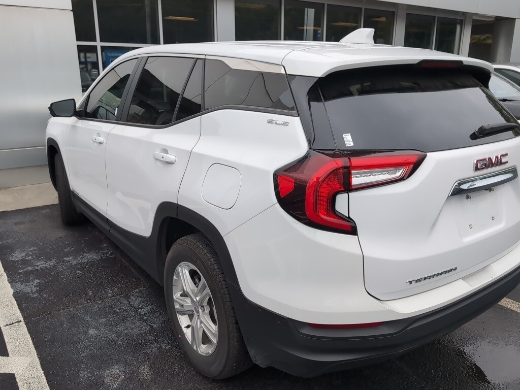 2024 Gmc Terrain SLE photo 2