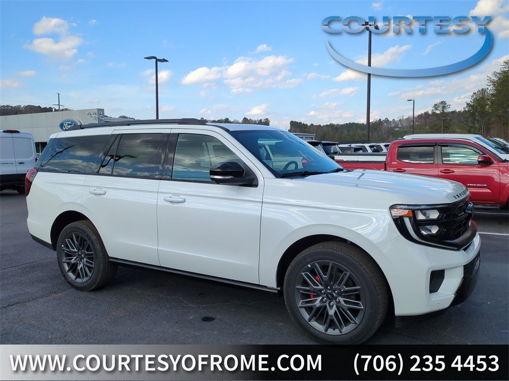 2025 Ford Expedition Platinum's photo