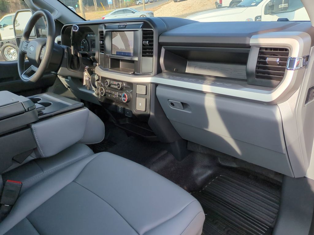 2025 Ford F-250 Super Duty XL - Photo 13
