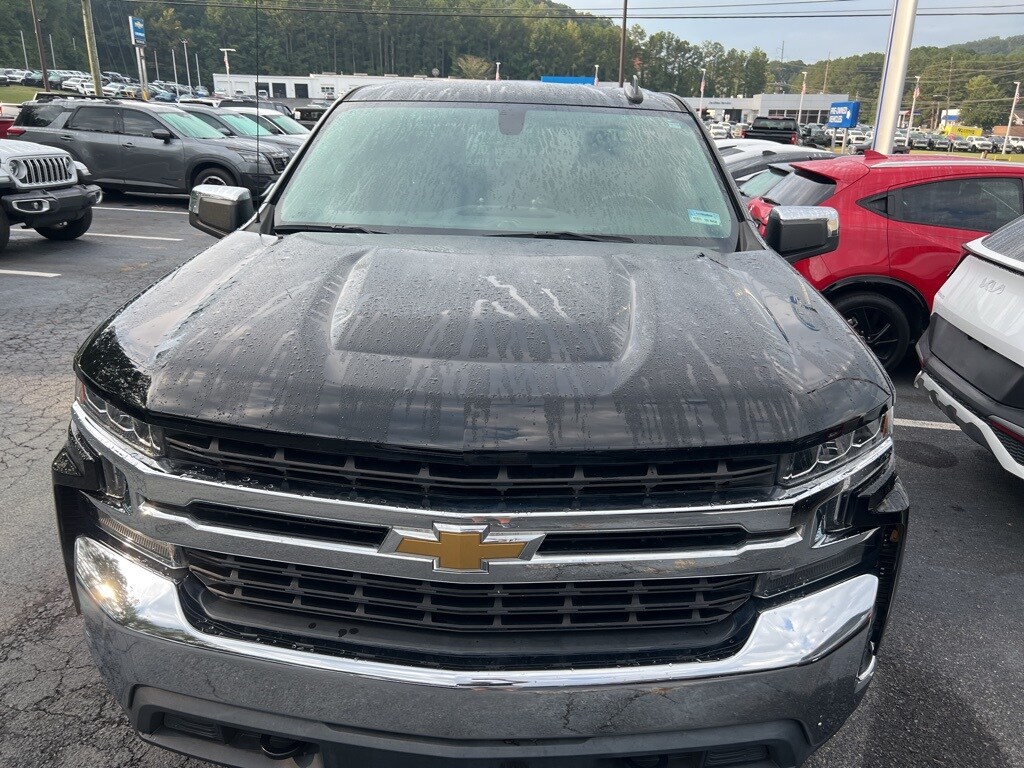 2020 Chevrolet Silverado 1500 LT photo 2