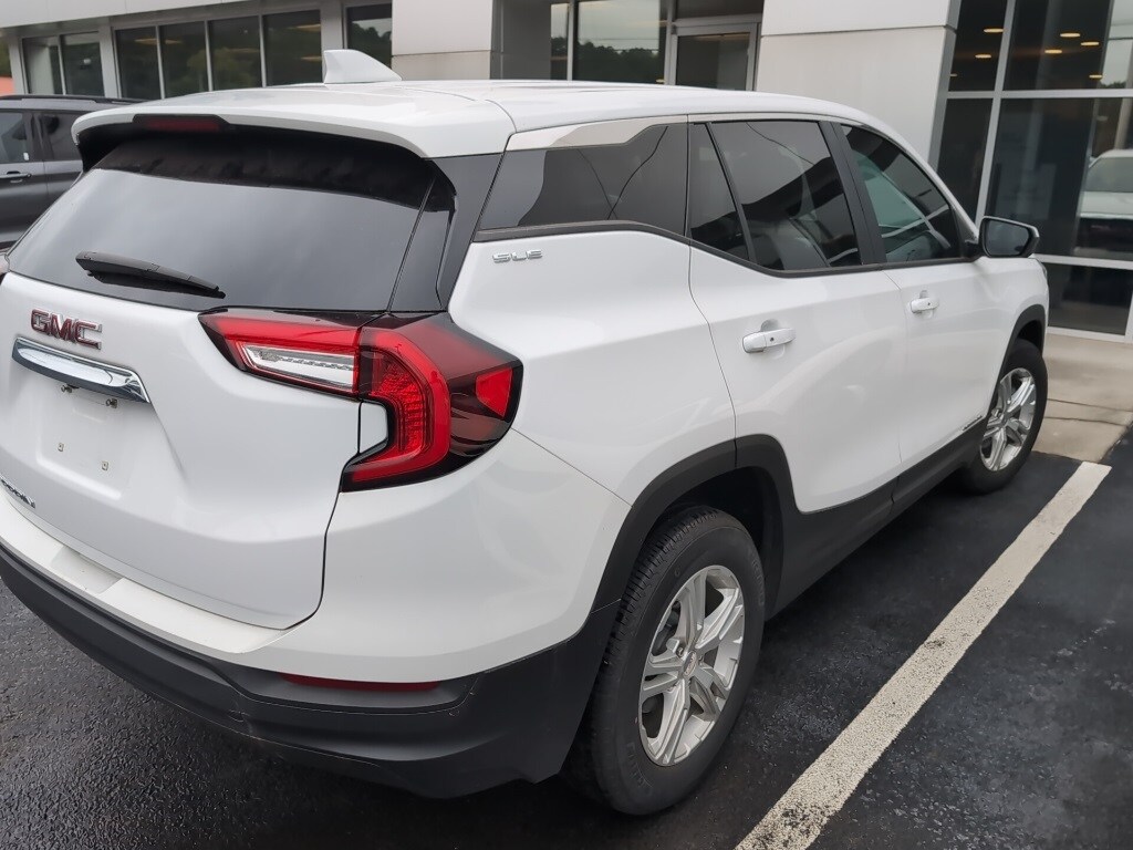 2024 Gmc Terrain SLE photo 3