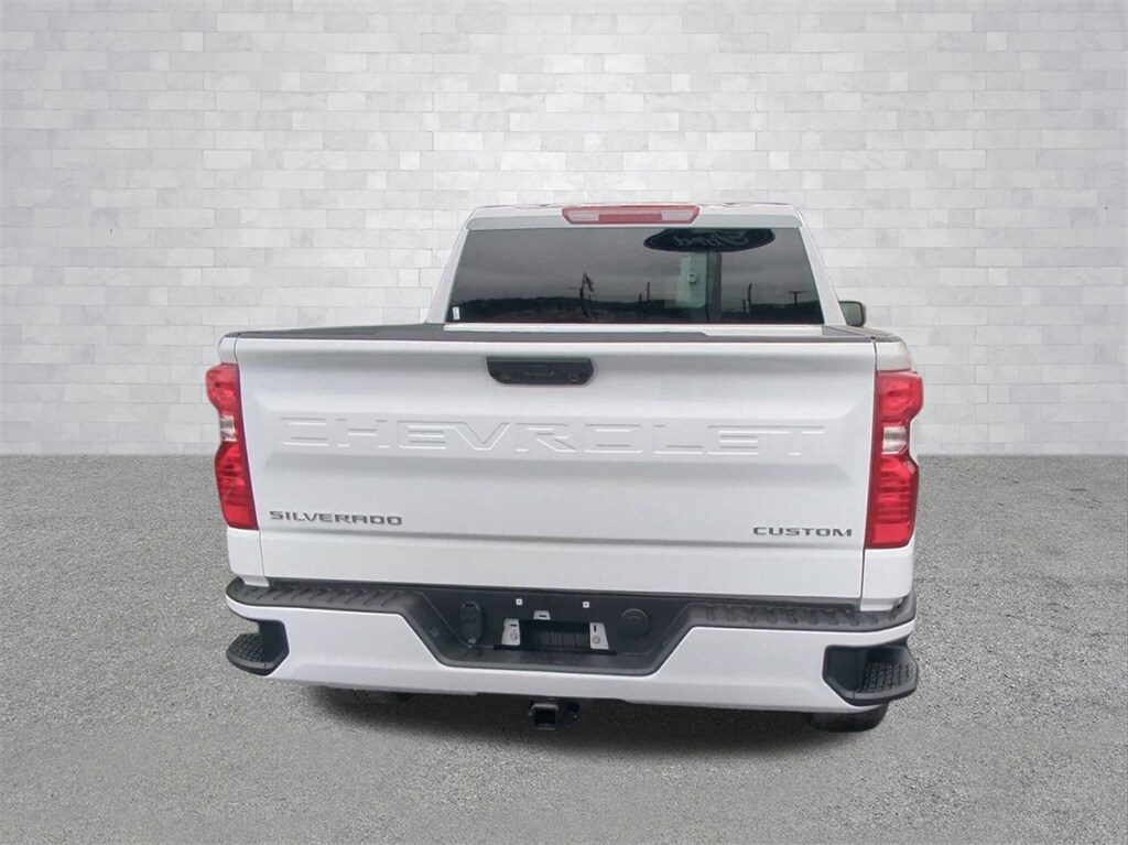 2025 Chevrolet Silverado 1500 Custom photo 3