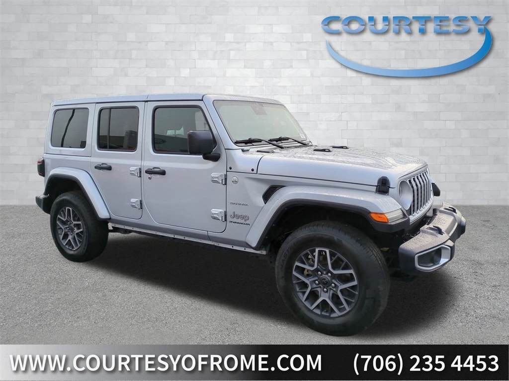2024 Jeep Wrangler 4-Door Sahara's photo