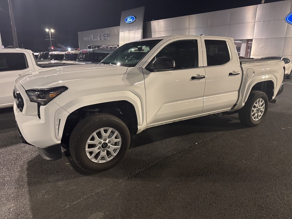 2024 Toyota Tacoma SR photo 2