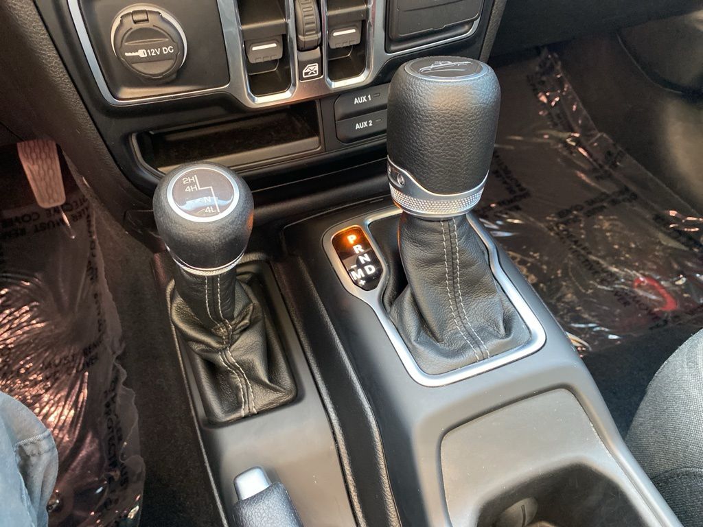 2024 Jeep Gladiator Nighthawk - Photo 11