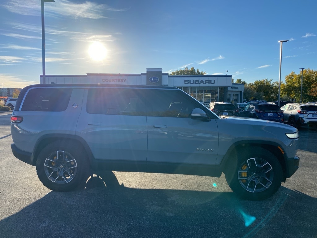 2023 Rivian R1S Adventure's photo