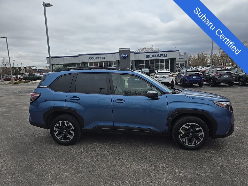 2025 Subaru Forester Premium's photo