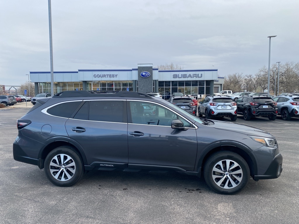 2021 Subaru Outback Premium's photo