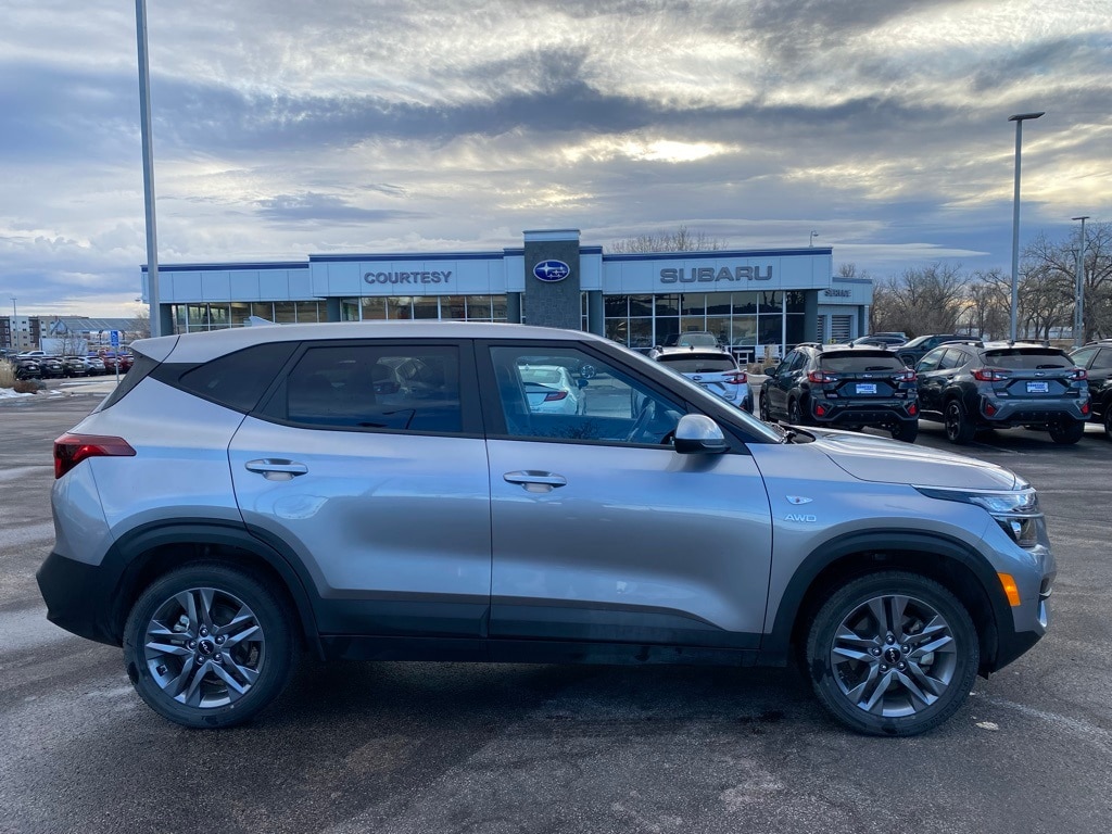 2022 Kia Seltos LX's photo