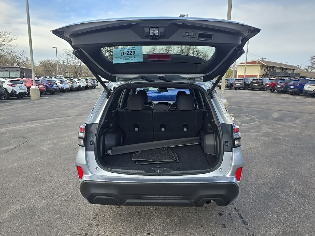 2025 Subaru Forester Premium - Photo 8