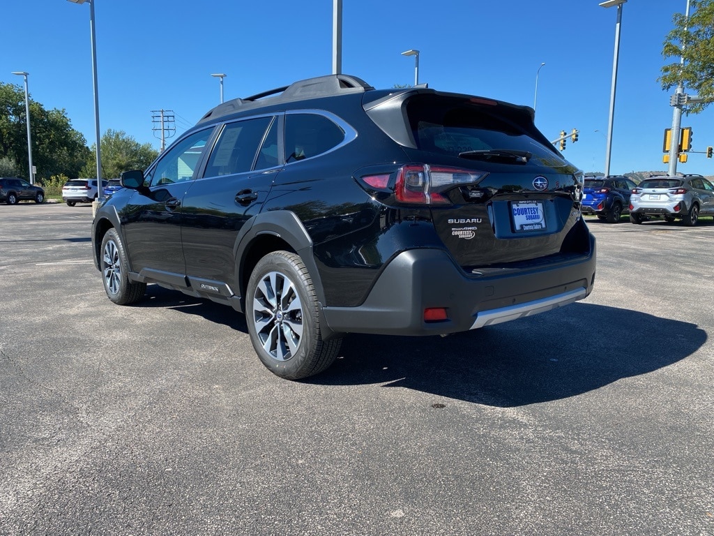2025 Subaru Outback Limited XT photo 4