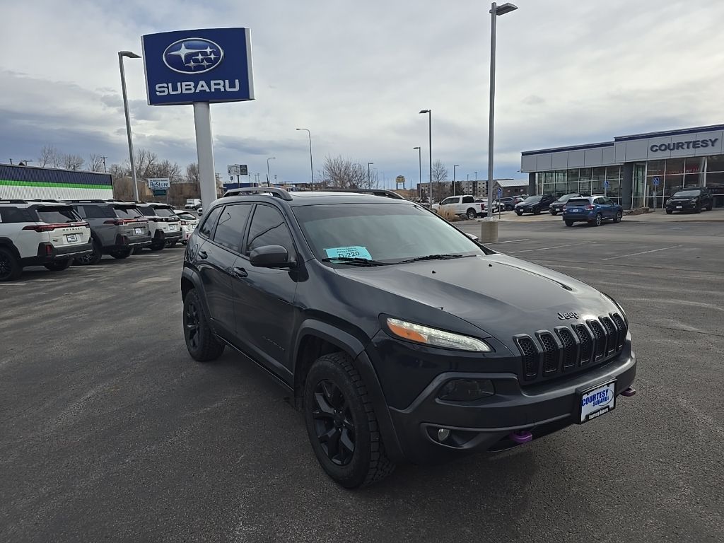 Used 2016 Jeep Cherokee Trailhawk with VIN 1C4PJMBS6GW301882 for sale in Rapid City, SD