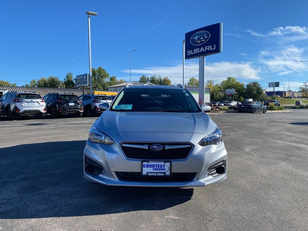 2018 Subaru Impreza Premium photo 3