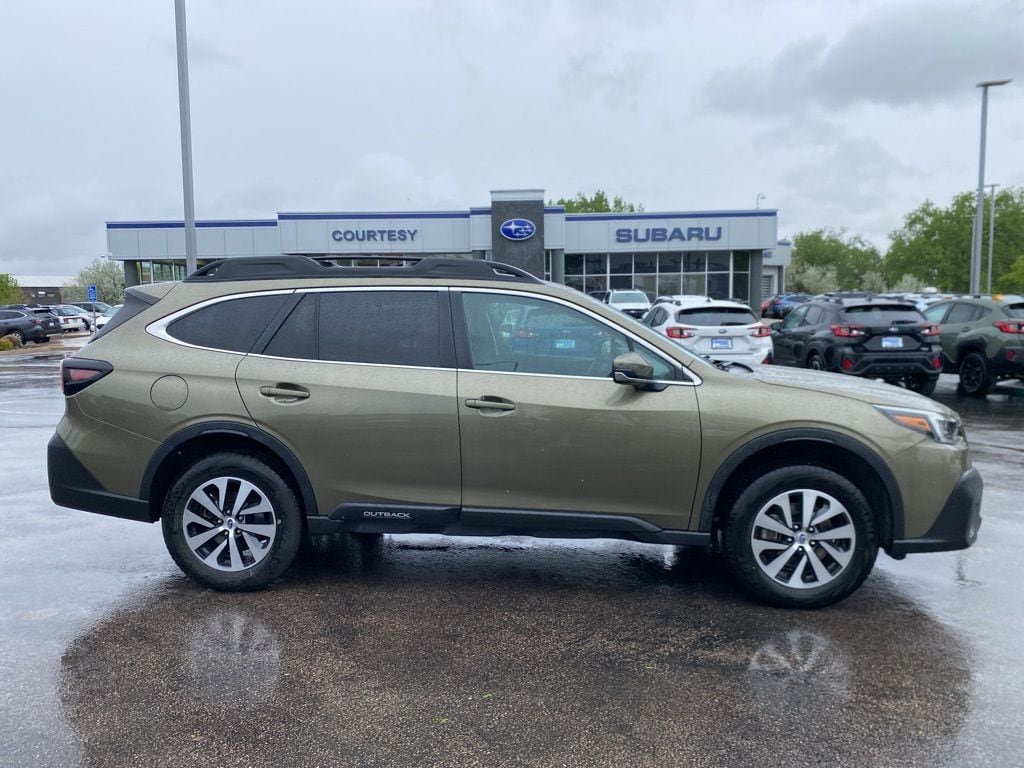 2020 Subaru Outback Premium's photo
